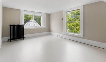 176 Court St, Bangor, ME 04401