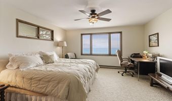17646 S Ridgewood Dr, Arcadia, MI 49613