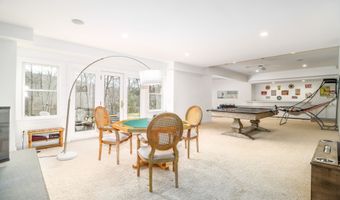 62 Riverford Rd, Brookfield, CT 06804