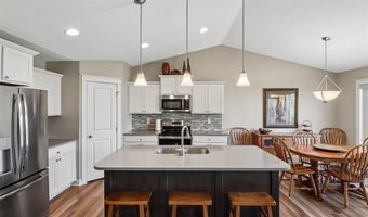 2812 NW 43rd St, Ankeny, IA 50023