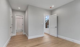 629 N LINCOLN St N, Arlington, VA 22201