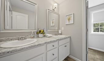 46 Isaac Foss Rd, Chester, NH 03036