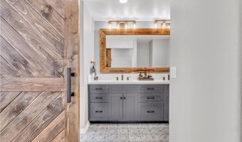 29729 Strawberry Hill Dr, Agoura Hills, CA 91301