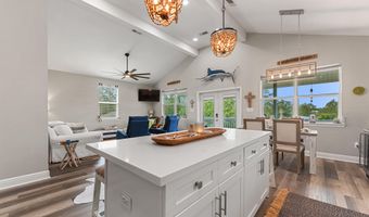 4039 Bonita St, Bay St. Louis, MS 39520