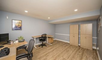 508 Arborwood Dr, Ballwin, MO 63021