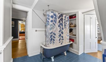 141 Centre St, Bath, ME 04530