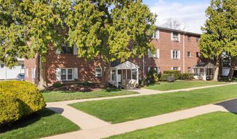 125 Park Ave C1, Amityville, NY 11701