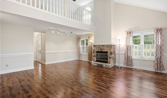700 Hampton Cir 8, Aurora, OH 44202