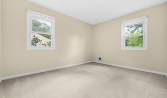 5915 LARPIN Ln, Alexandria, VA 22310
