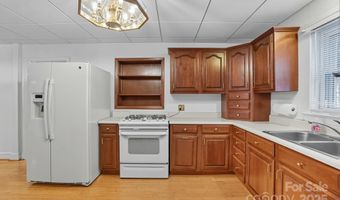 955 Hickory Nut St, Charlotte, NC 28205