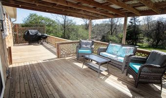 7 Smithfield Dr, Middletown, RI 02842