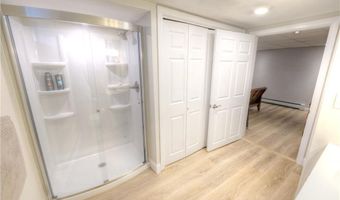14 Willow Dr, Cranston, RI 02920