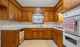 605 7th St, Barling, AR 72923