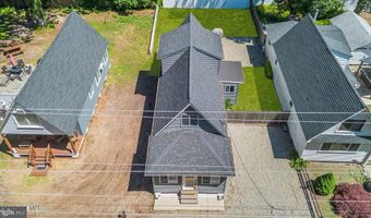 375 E BARNEGAT Ave, Bayville, NJ 08721