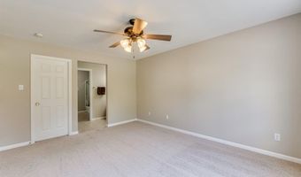 1515 Dietrich Glen Dr, Ballwin, MO 63021