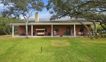 1402 W Johnson Ave, Aransas Pass, TX 78336