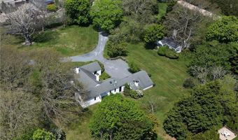 18 Ledge Rd, Newport, RI 02840