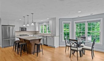 6 Jasons Grant Dr, Cumberland, RI 02864