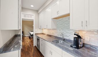 4226 40TH St N, Arlington, VA 22207