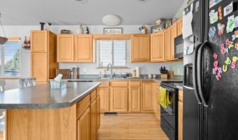 702 Taylor Ct, Belle Fourche, SD 57717