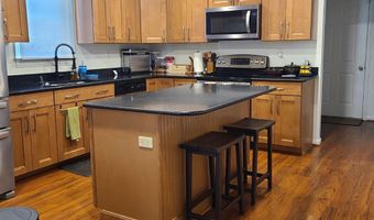 6788 LITTLE RIVER Tpke, Annandale, VA 22003
