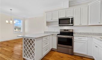 73 W Main St 6, Clinton, CT 06413