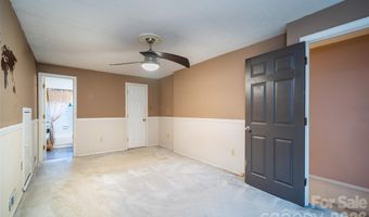 6 Hillview Cir, Asheville, NC 28805
