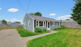 29 Rosedale Dr, Bristol, RI 02809