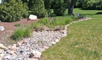 1858 Upland Dr, Ann Arbor, MI 48105