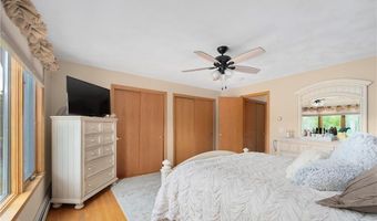 633 Chestnut Hill Rd, Glocester, RI 02814