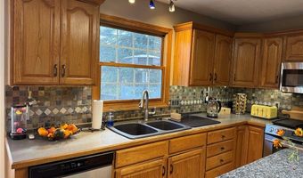 251 Kingston Dr, Aurora, OH 44202