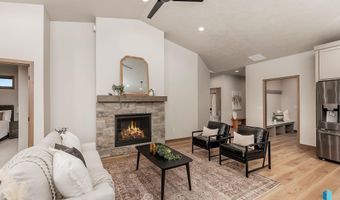 414 N Almond Ave, Brandon, SD 57005