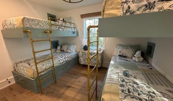 281 7TH St, Avalon, NJ 08202