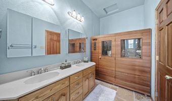 17832 Windsor Ln, Anderson, CA 96007