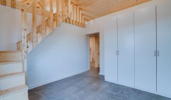 8 Quonset Way, Carson, NM 87517