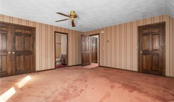 5 Lincoln Dr, North Smithfield, RI 02896