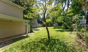 4 Maple St, Andover, NJ 07821