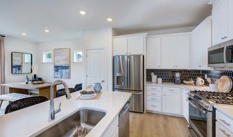 51 Shay St, Angier, NC 27501