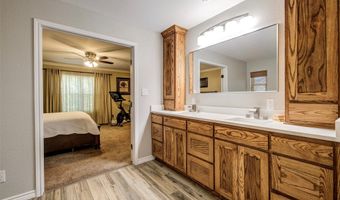 405 N Wickham St, Alvord, TX 76225