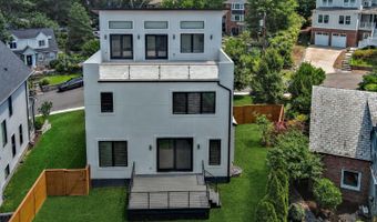 924 28TH St S, Arlington, VA 22202