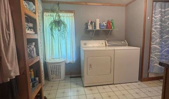 121 Main Rd, Abbot, ME 04406