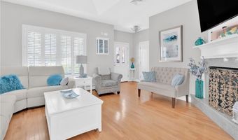 7 Daisy Ln, Coventry, RI 02816