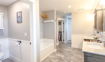 9174 207th Ave, Anamosa, IA 52205