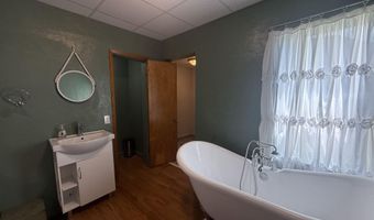 503 S Clinton St, Albia, IA 52531