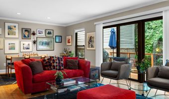 2202 Pine Grove Ct, Ann Arbor, MI 48103