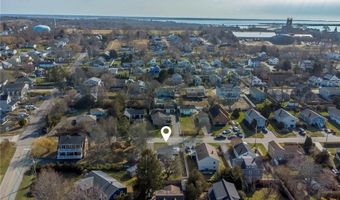 100 Renfrew Ave, Middletown, RI 02842