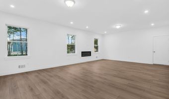 393 Southern Blvd, Bayville, NJ 08721