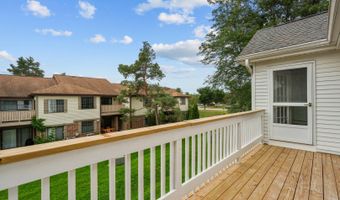 1727 W Hawkes St 8, Arlington Heights, IL 60004