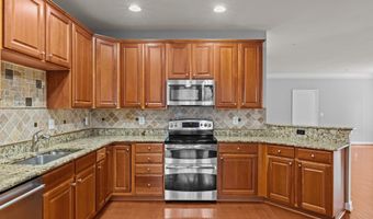 1509 FERAL DAE Ln 102, Annapolis, MD 21409