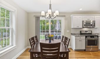 90 Village Place Dr, Barrington, NH 03825